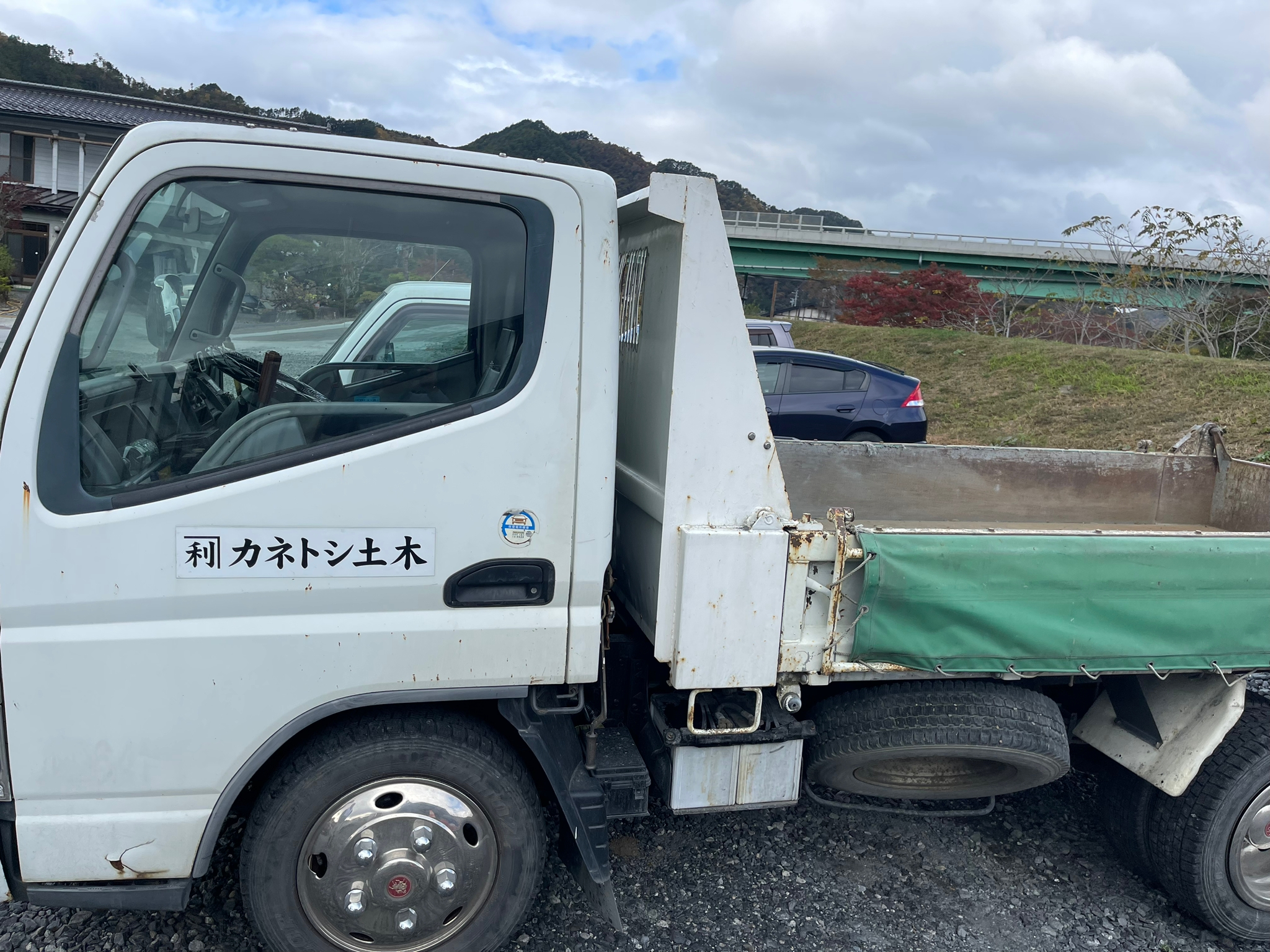 2003 MITSUBISHI CANTER